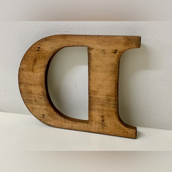 Antique Solid Hardwood Wall Mounting Letter D - Picture 8 of 10
